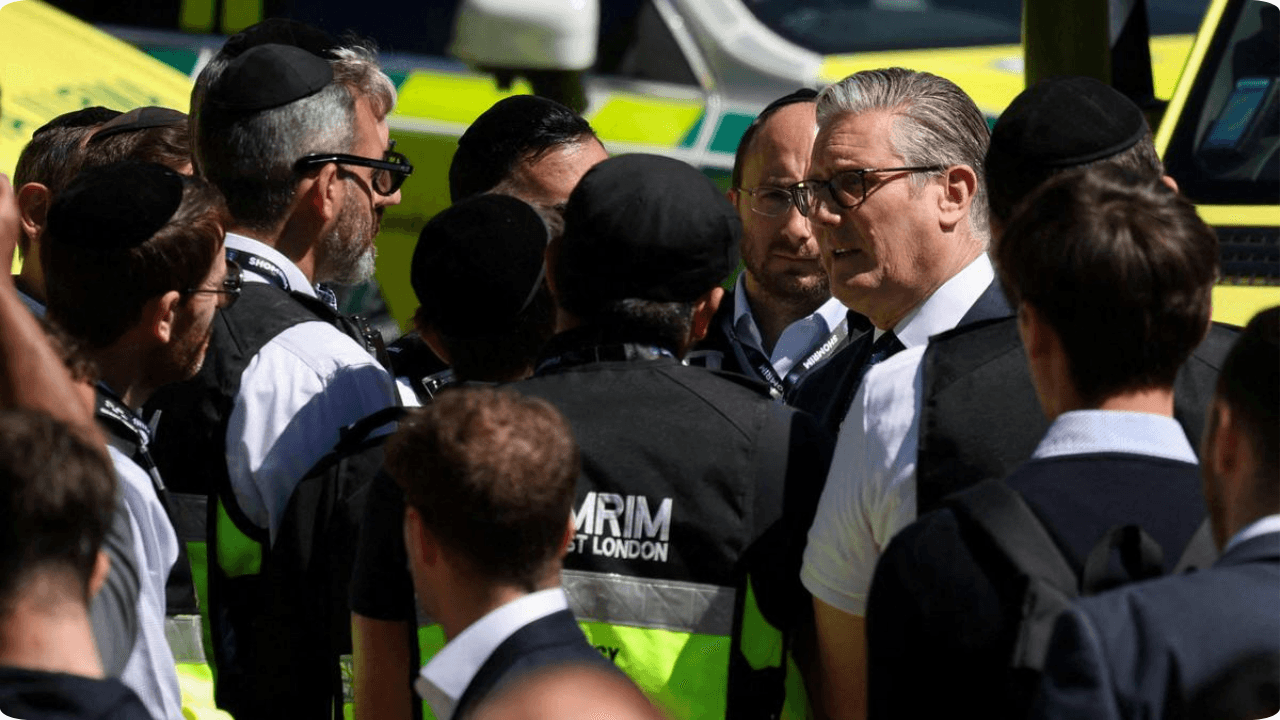 Starmer Pushes Tougher Curbs on Gaza Protests After Antisemitic Attacks
