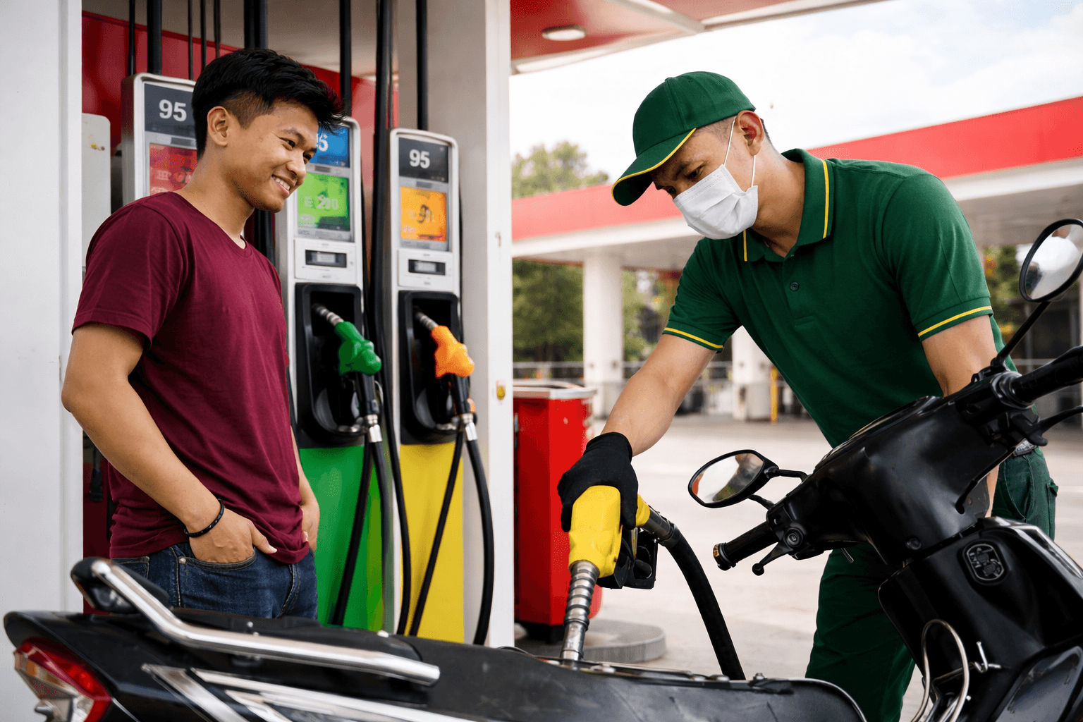 Oil prices volatile after Trump threat intensifies Iran conflict uncertainty